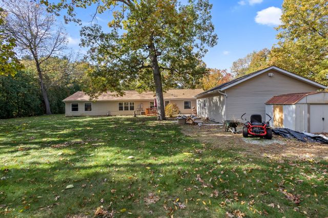 11155 West Drive, Demotte, IN 46310