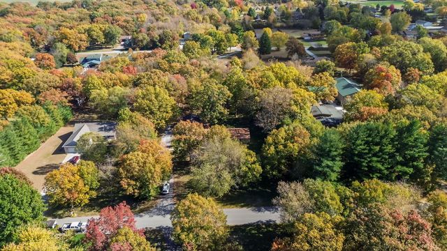 11155 West Drive, Demotte, IN 46310