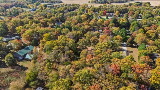 11155 West Drive, Demotte, IN 46310