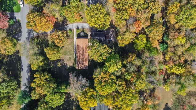 11155 West Drive, Demotte, IN 46310