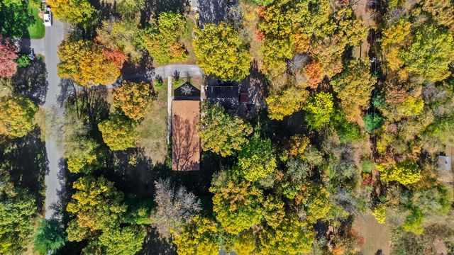 11155 West Drive, Demotte, IN 46310