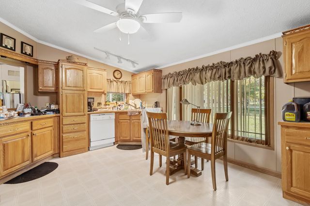 11155 West Drive, Demotte, IN 46310