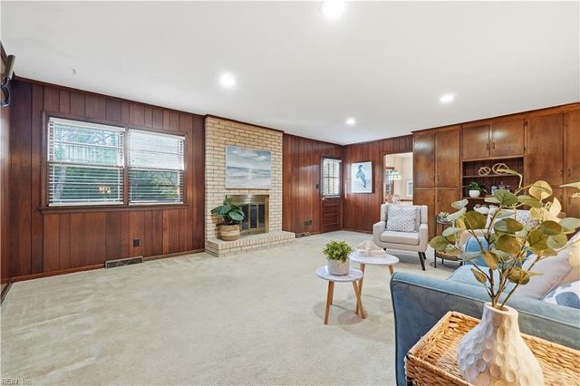 625 Pleasant Hall DR, Virginia Beach, VA 23464