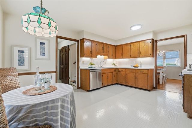 625 Pleasant Hall DR, Virginia Beach, VA 23464