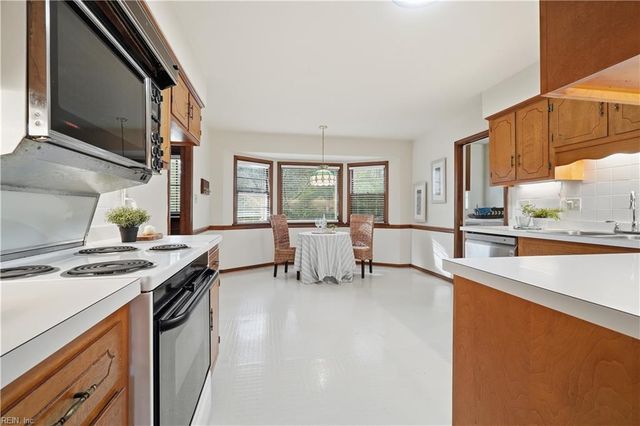 625 Pleasant Hall DR, Virginia Beach, VA 23464