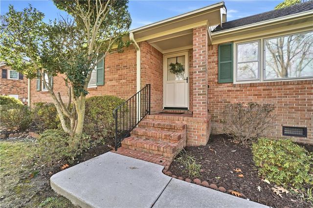 625 Pleasant Hall DR, Virginia Beach, VA 23464
