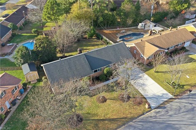 625 Pleasant Hall DR, Virginia Beach, VA 23464