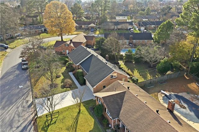 625 Pleasant Hall DR, Virginia Beach, VA 23464