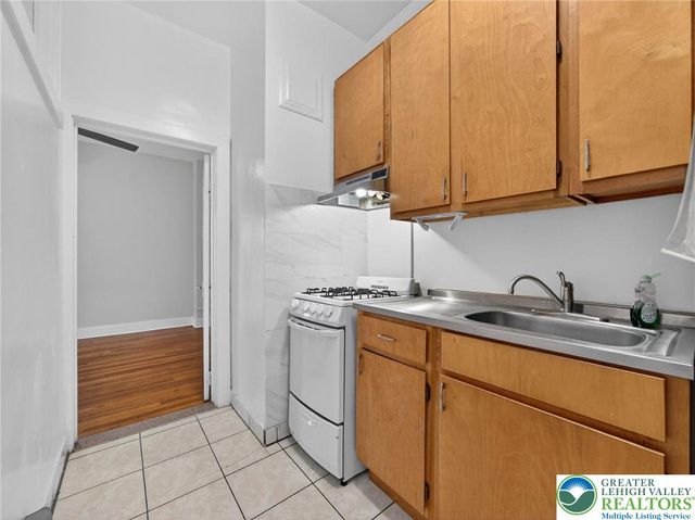 542 West Walnut Street 2R, Allentown City, PA 18101