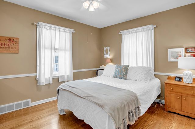 717 Grandview Ave, Newton, KS 67114