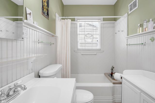 717 Grandview Ave, Newton, KS 67114