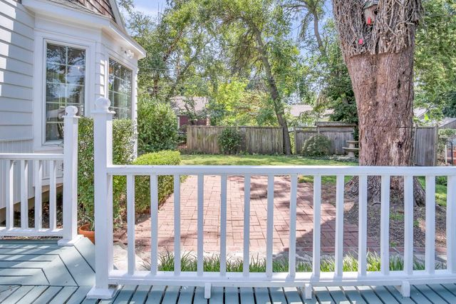 717 Grandview Ave, Newton, KS 67114