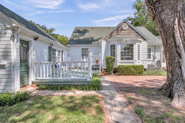 717 Grandview Ave, Newton, KS 67114