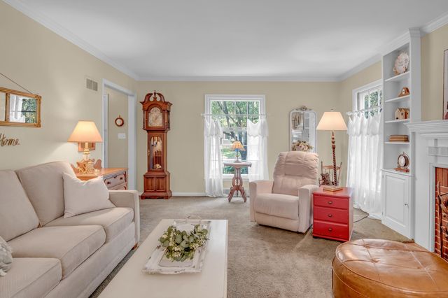 717 Grandview Ave, Newton, KS 67114