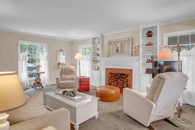 717 Grandview Ave, Newton, KS 67114