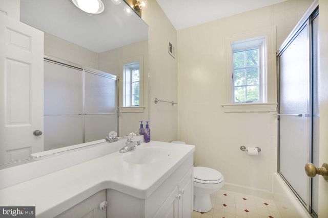 3901 RIDGE RD, Annandale, VA 22003