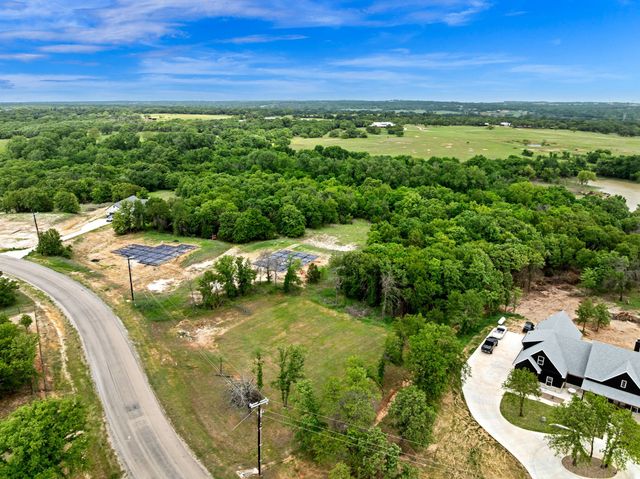 285 Zebrastone Way, Poolville, TX 76487