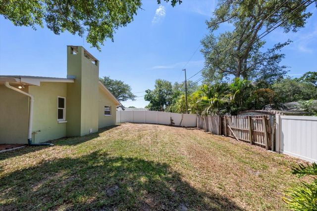 11171 105TH AVENUE, Largo, FL 33778