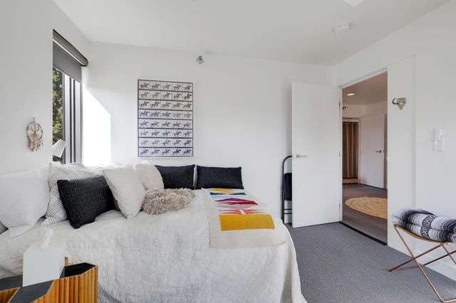 48 Groveland Terrace 414, Minneapolis, MN 55403