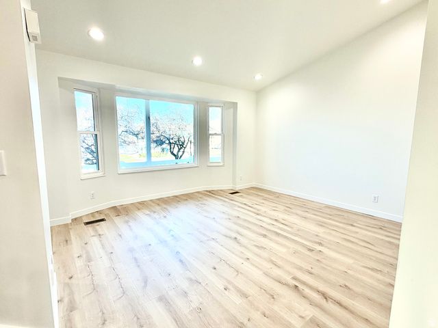 1467 W 1750 N, Clinton, UT 84015