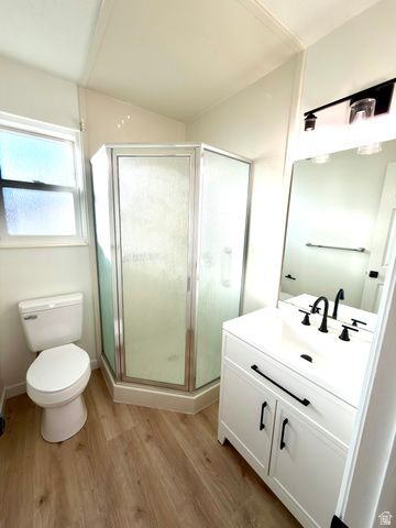 1467 W 1750 N, Clinton, UT 84015