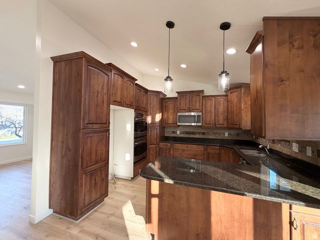 1467 W 1750 N, Clinton, UT 84015