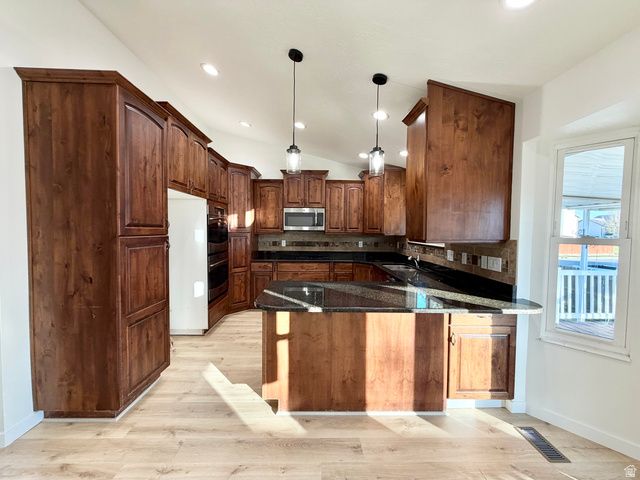 1467 W 1750 N, Clinton, UT 84015