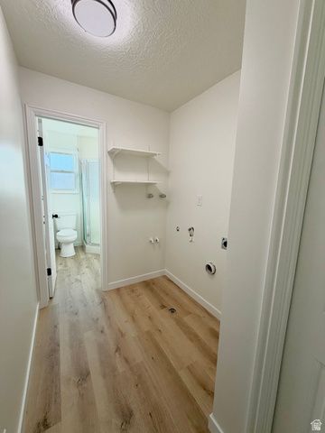 1467 W 1750 N, Clinton, UT 84015