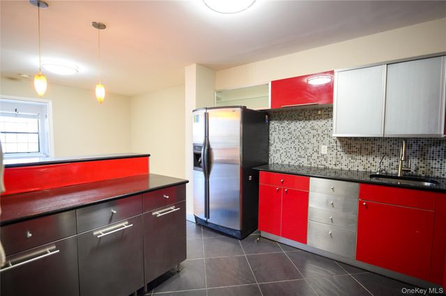 7124 164th Street 2FL, Fresh Meadows, NY 11365