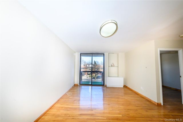 7124 164th Street 2FL, Fresh Meadows, NY 11365