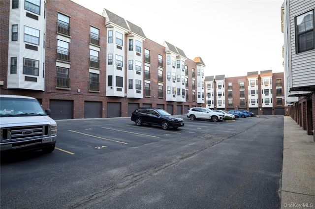 7124 164th Street 2FL, Fresh Meadows, NY 11365