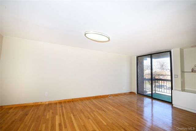 7124 164th Street 2FL, Fresh Meadows, NY 11365