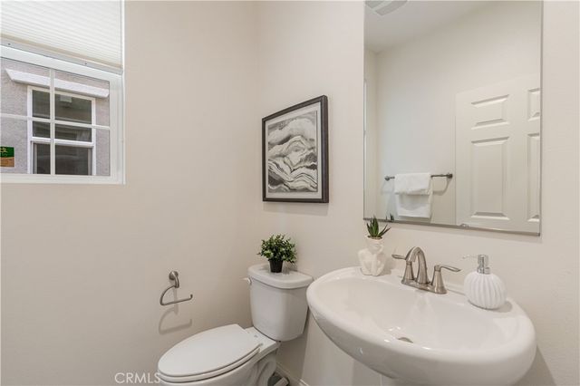 8561 N Walnut Way, West Hills, CA 91304