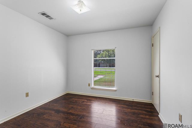 379 Baird Dr, Baton Rouge, LA 70808