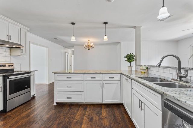 379 Baird Dr, Baton Rouge, LA 70808