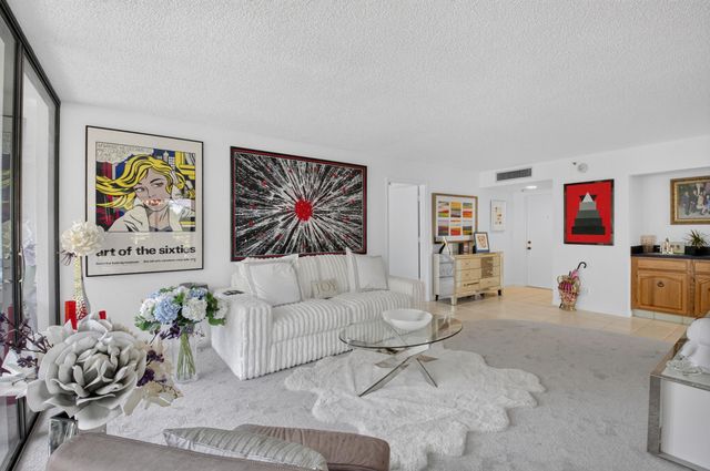 7847 Lakeside Boulevard 1024, Boca Raton, FL 33434