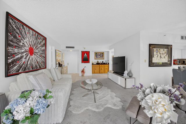 7847 Lakeside Boulevard 1024, Boca Raton, FL 33434