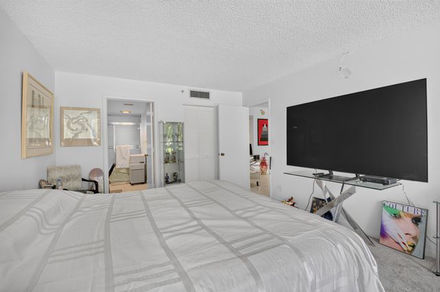 7847 Lakeside Boulevard 1024, Boca Raton, FL 33434