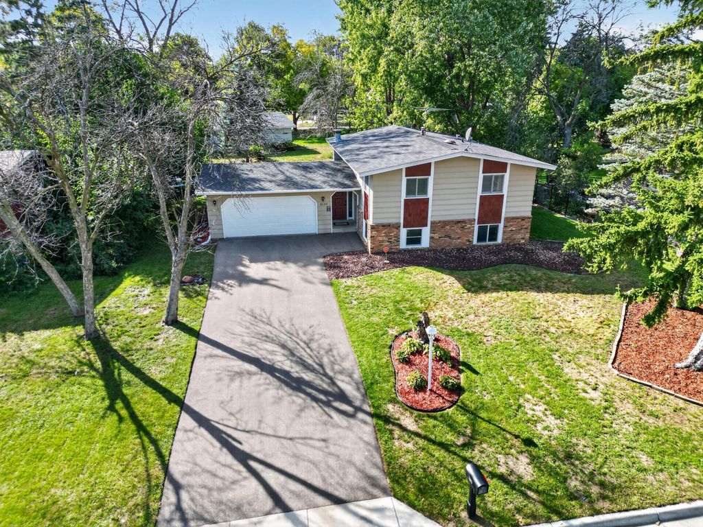 8149 Brandywine Parkway, Brooklyn Park, MN 55444 — photo 3