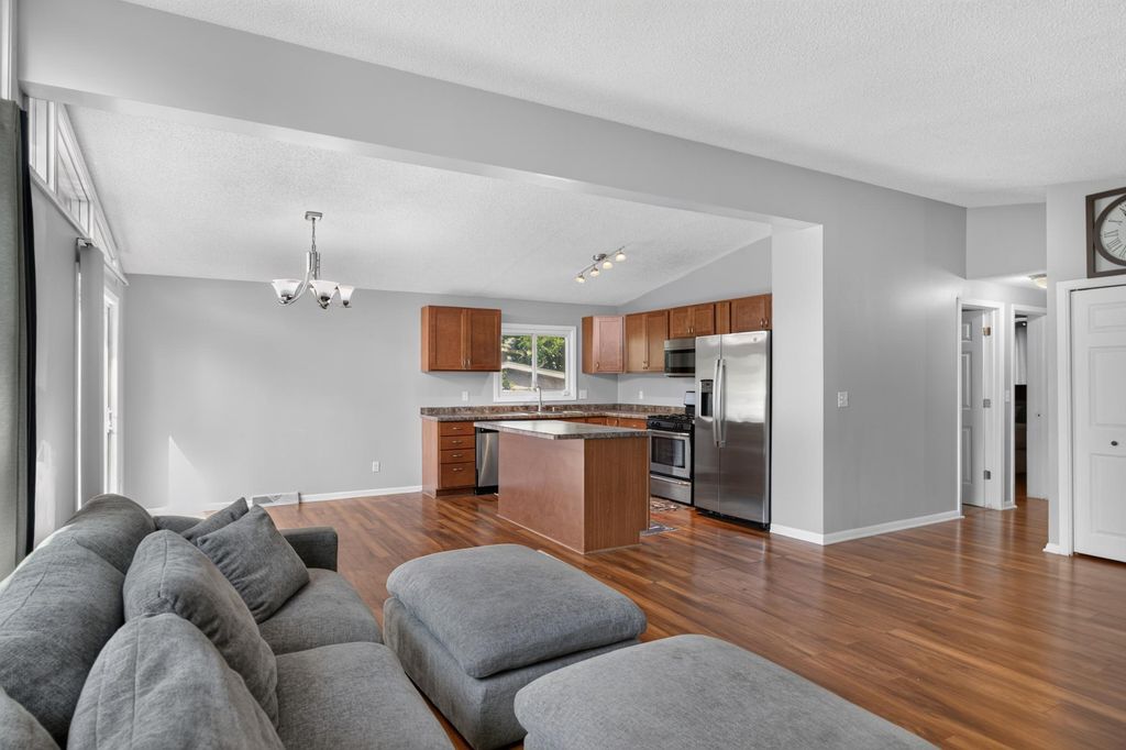 8149 Brandywine Parkway, Brooklyn Park, MN 55444 — photo 5