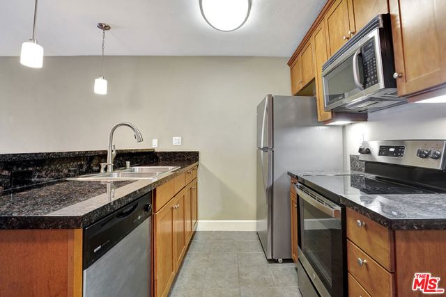 10982 Roebling Avenue 313, Los Angeles, CA 90024