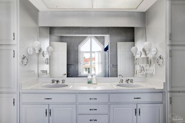 3422 Chantarene Dr, Pensacola, FL 32507