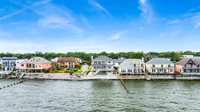 3422 Chantarene Dr, Pensacola, FL 32507