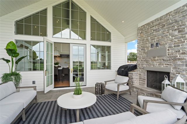 11864 Meadow Springs Drive, Johnston, IA 50131