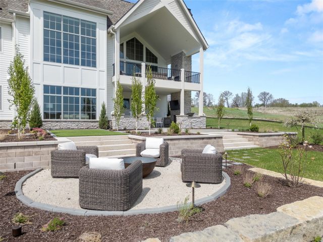 11864 Meadow Springs Drive, Johnston, IA 50131