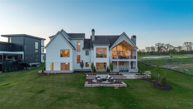 11864 Meadow Springs Drive, Johnston, IA 50131