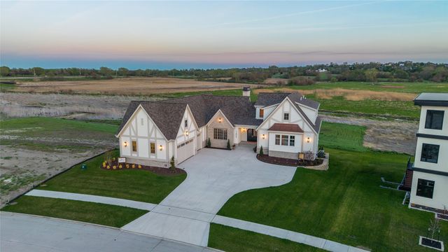 11864 Meadow Springs Drive, Johnston, IA 50131