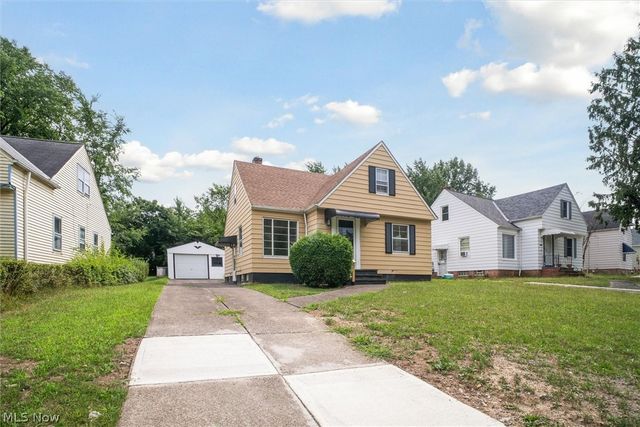 5359 West Boulevard, Maple Heights, OH 44137
