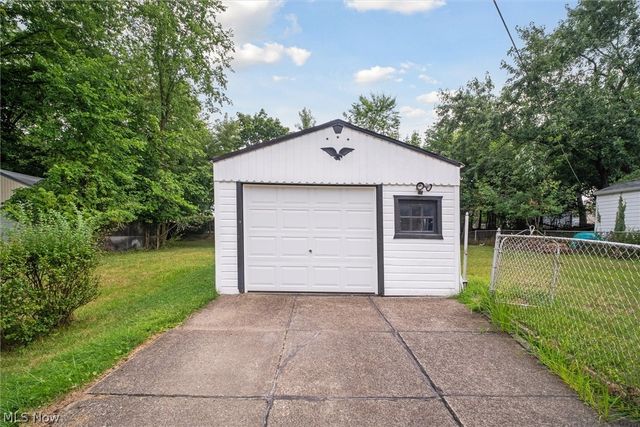 5359 West Boulevard, Maple Heights, OH 44137
