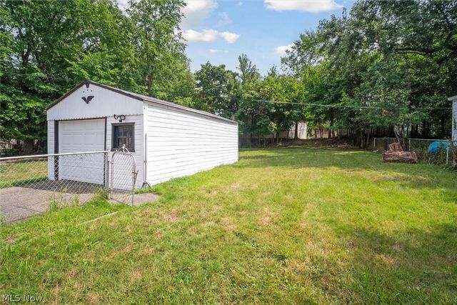 5359 West Boulevard, Maple Heights, OH 44137